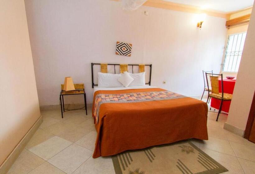 هتل Kings Hospitality Centre