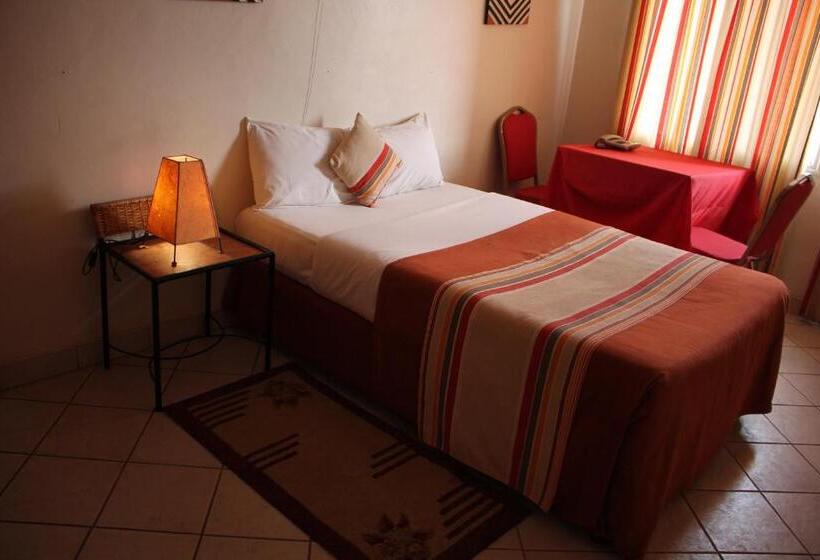 هتل Kings Hospitality Centre