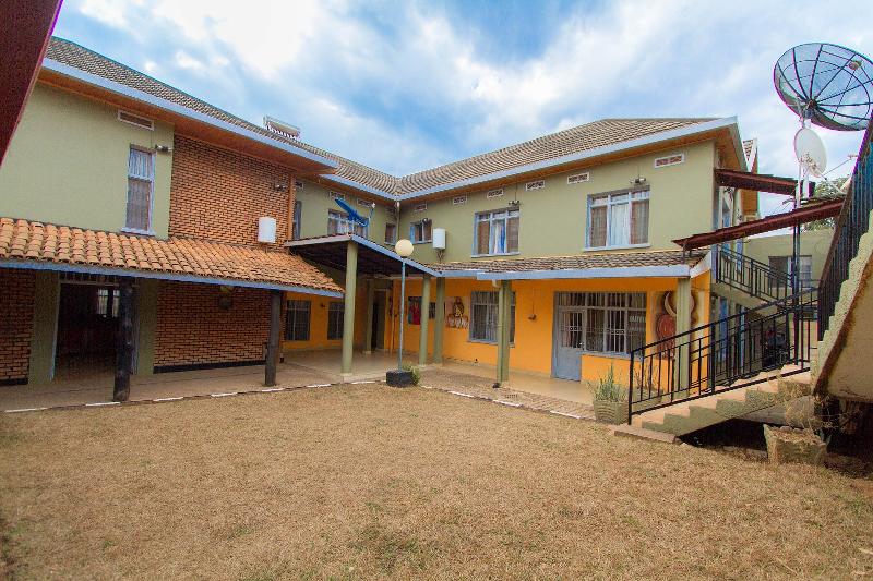 هتل Kings Hospitality Centre