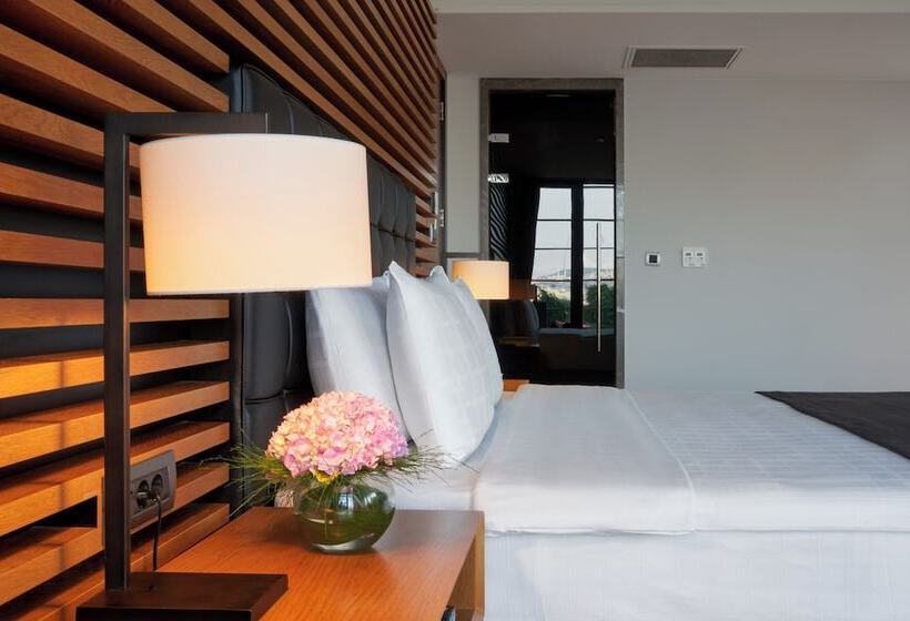 Metropolitan Hotels Bosphorus Special Category