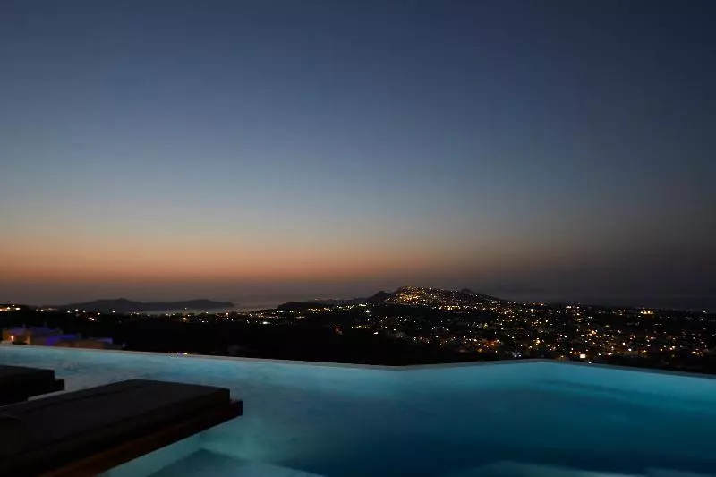 Hotelli North Santorini  A Luxury Spa