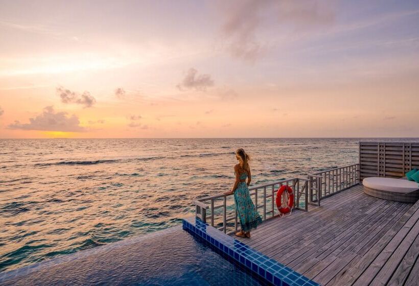 هتل Robinson Noonu  All Inclusive