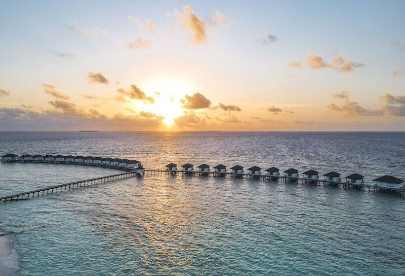 هتل Robinson Noonu  All Inclusive