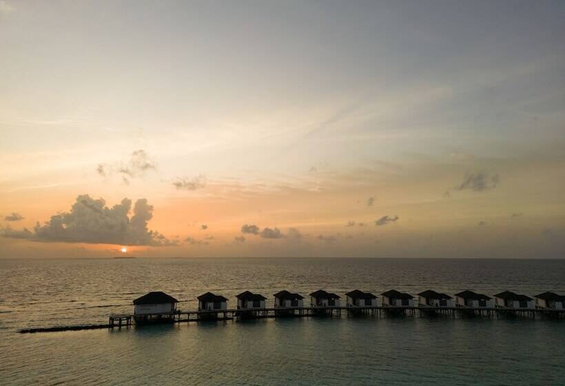 هتل Robinson Noonu  All Inclusive