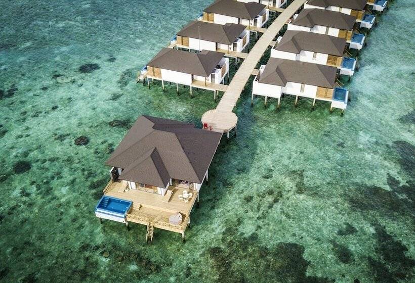 هتل Robinson Noonu  All Inclusive