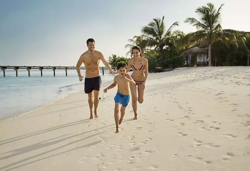 هتل Robinson Noonu  All Inclusive