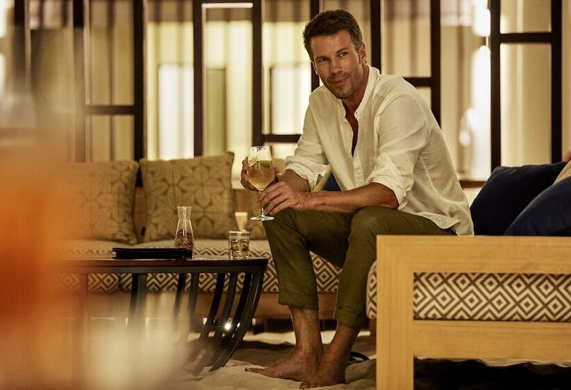 هتل Robinson Noonu  All Inclusive