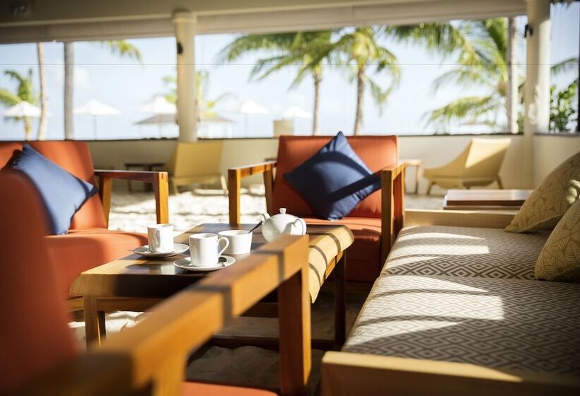 هتل Robinson Noonu  All Inclusive