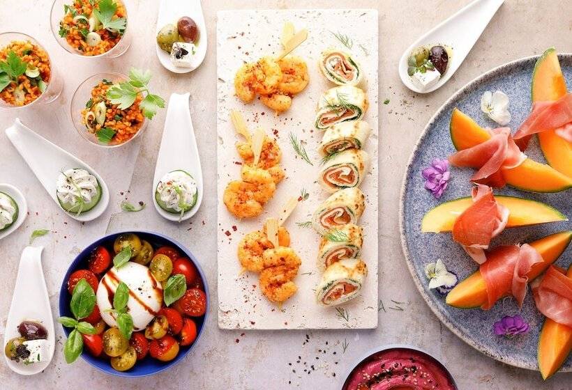 هتل Robinson Noonu  All Inclusive