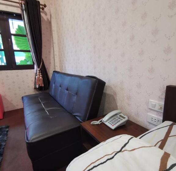 בית מלון כפרי Platinum Resort