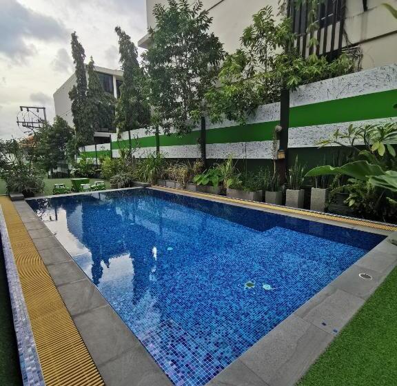 בית מלון כפרי Platinum Resort