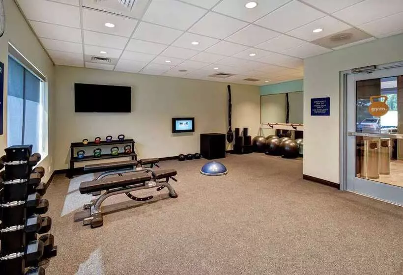 ホテル Tru By Hilton Raleigh Durham Airport