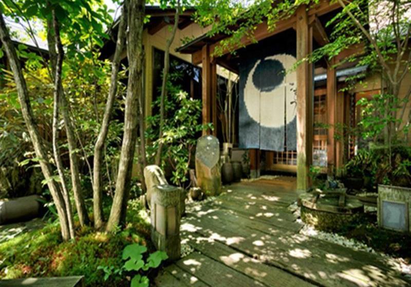 فندق Tsumikusa No Yado Komatsu Ryokan