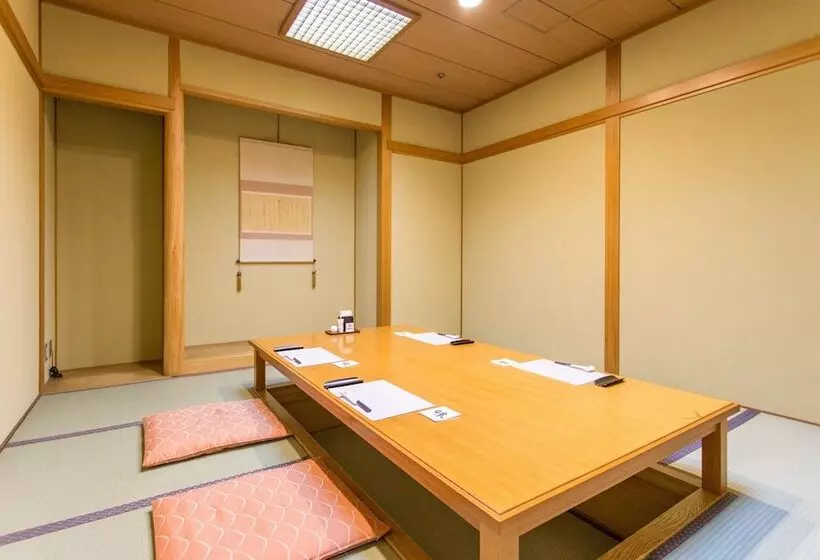 Den’s Hotel Yonezawa