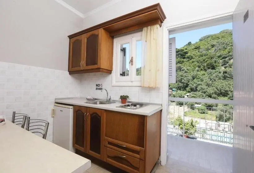 Marina Apartments, Agios Gordios Corfu