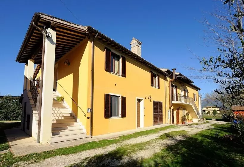 ホテル Agriturismo Stovali Da Lustrinu
