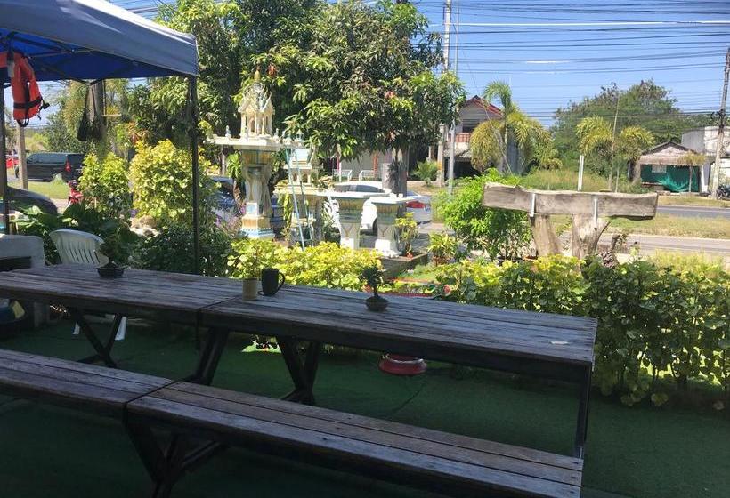 בית מלון כפרי Bed Khaolak Hostel