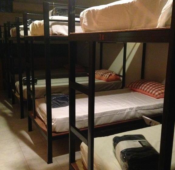 בית מלון כפרי Bed Khaolak Hostel