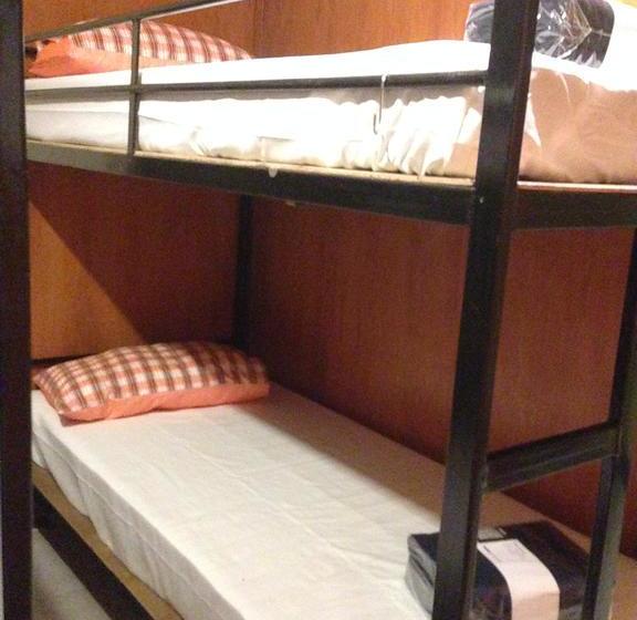 בית מלון כפרי Bed Khaolak Hostel