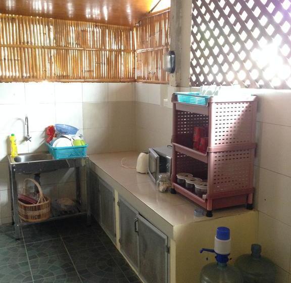 בית מלון כפרי Bed Khaolak Hostel