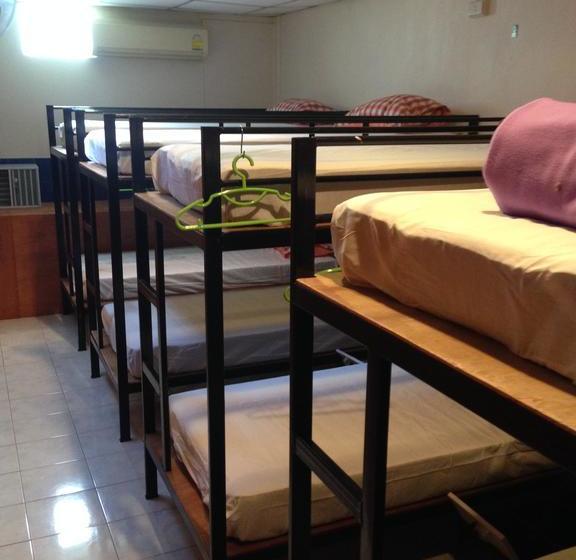 בית מלון כפרי Bed Khaolak Hostel