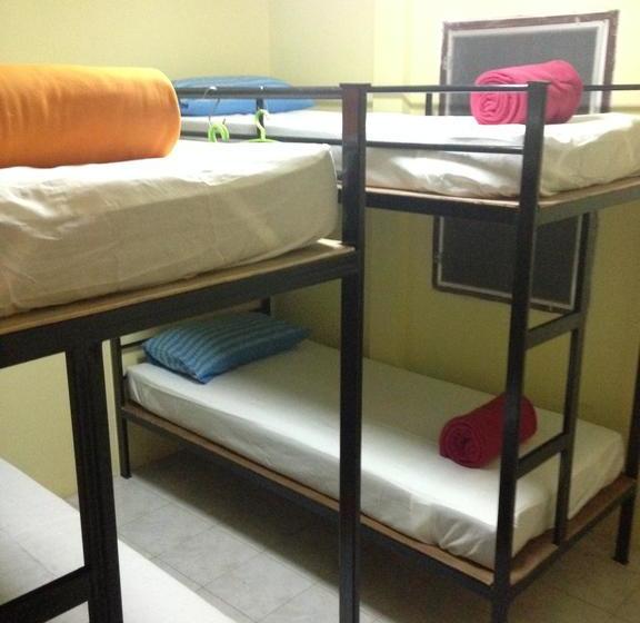 בית מלון כפרי Bed Khaolak Hostel