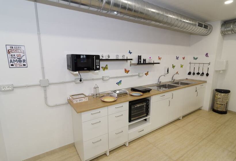 ホテル La Fabrica Urban Hostel