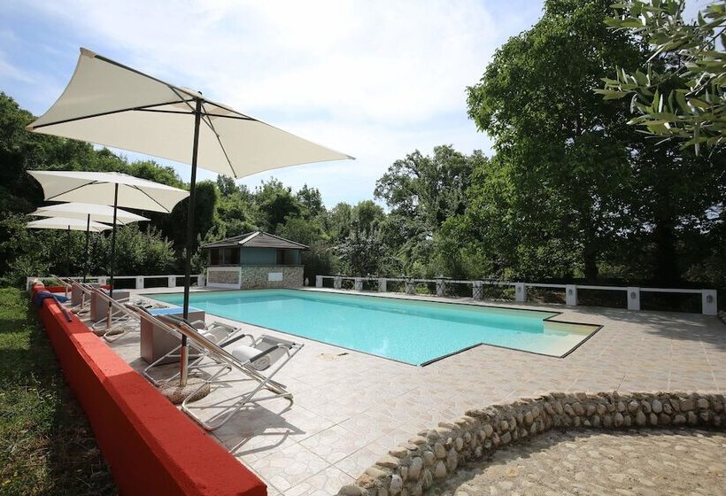 هتل La Mela Rossa