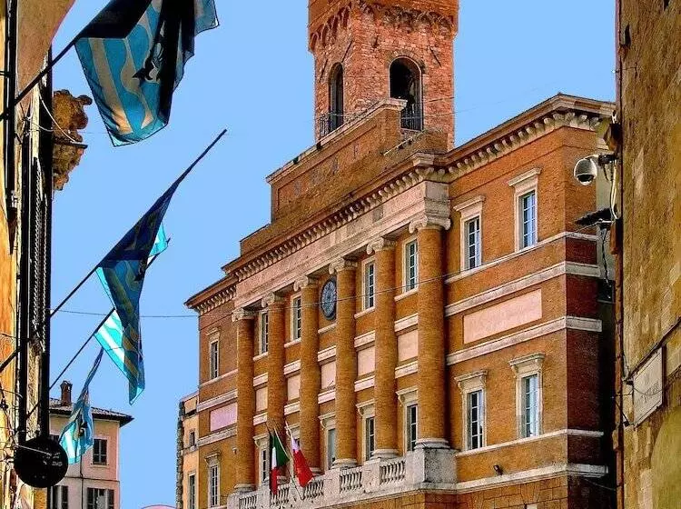 ホテル Ostello Palazzo Pierantoni