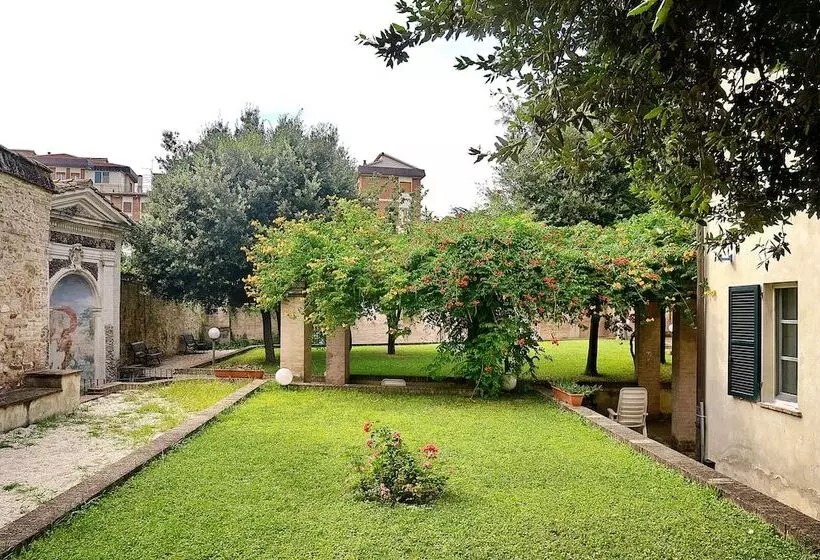 ホテル Ostello Palazzo Pierantoni