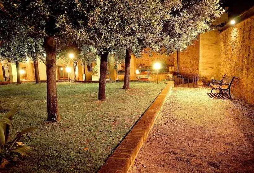 ホテル Ostello Palazzo Pierantoni
