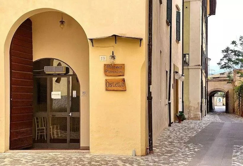 ホテル Ostello Palazzo Pierantoni