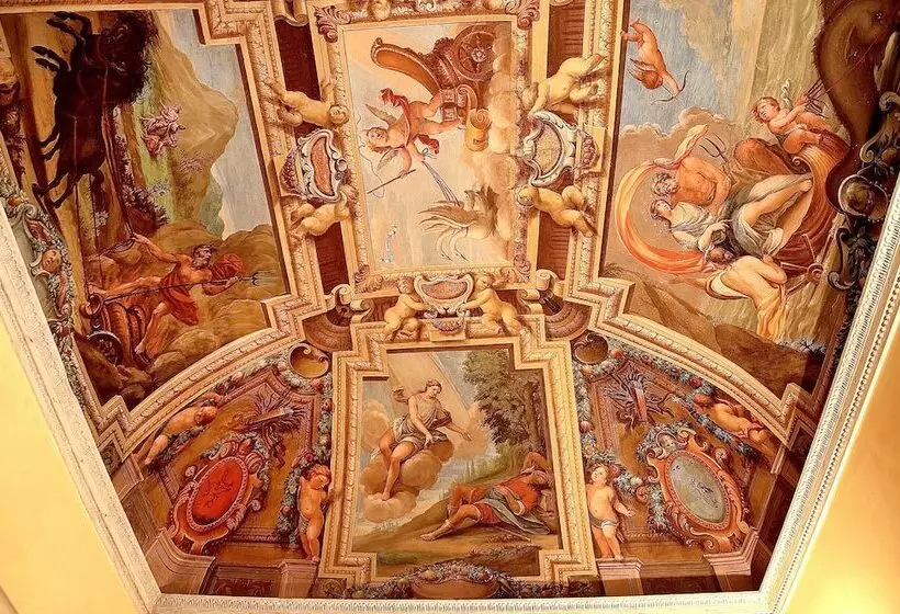 ホテル Ostello Palazzo Pierantoni