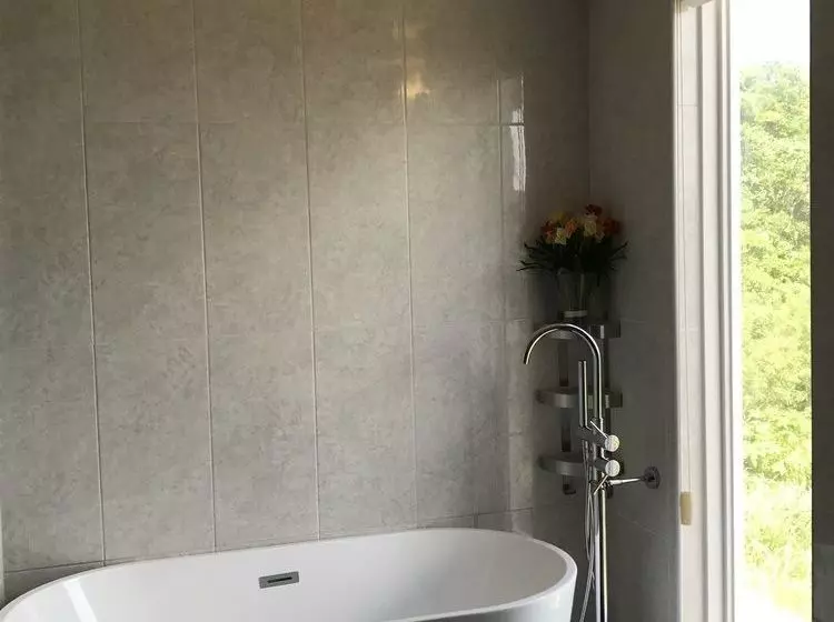 هتل The Summit Condominium &