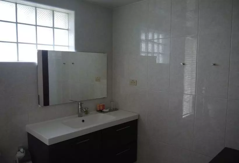 هتل The Summit Condominium &