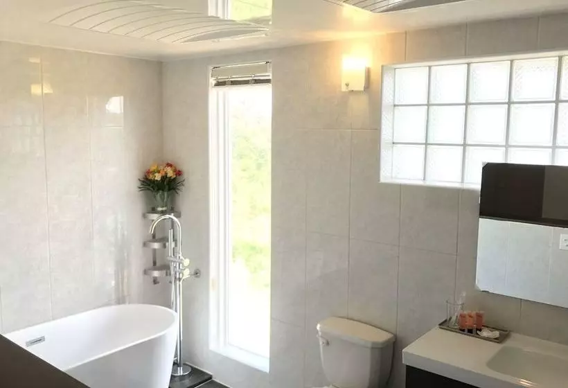 هتل The Summit Condominium &