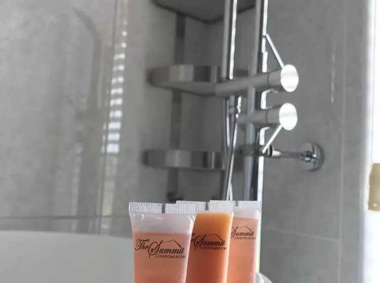 هتل The Summit Condominium &