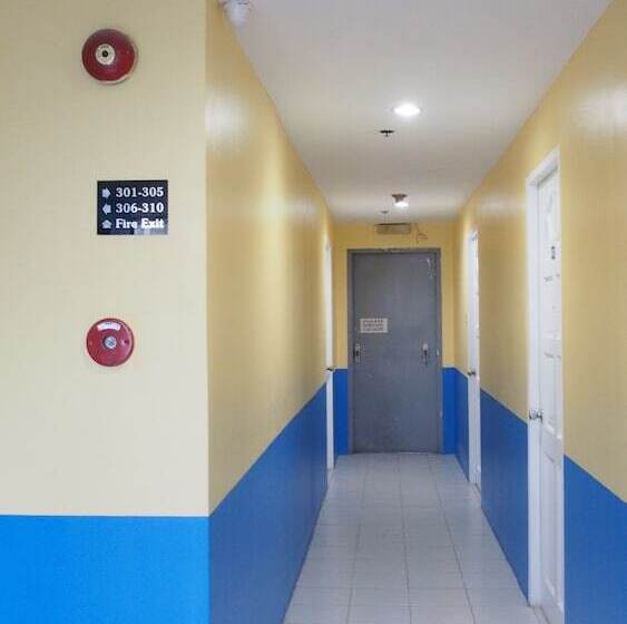 בית מלון כפרי Sunday Hostel