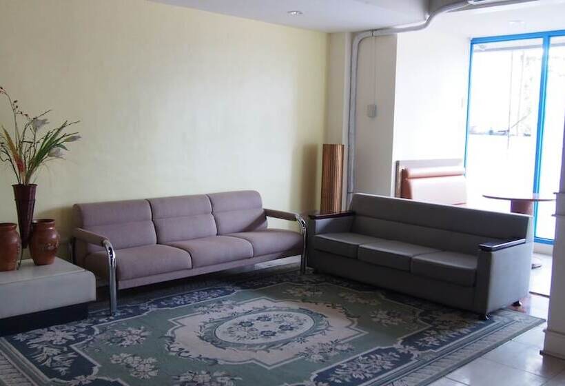 בית מלון כפרי Sunday Hostel