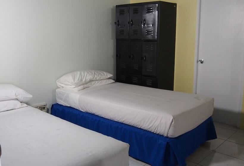 בית מלון כפרי Sunday Hostel