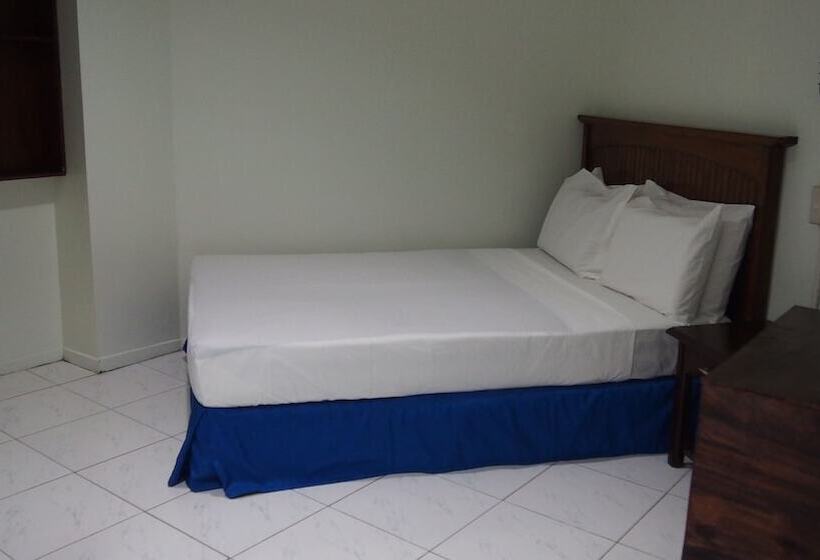 בית מלון כפרי Sunday Hostel