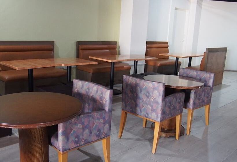 בית מלון כפרי Sunday Hostel