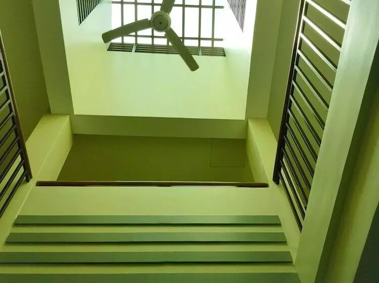 Hotelli The Leaf House