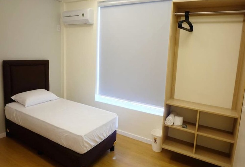 호텔 The Leaf House