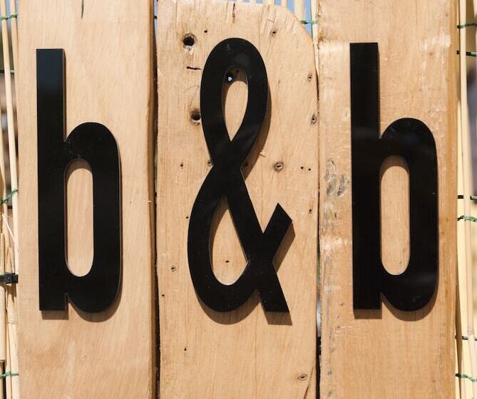 ホテル Vistazzurra B&b