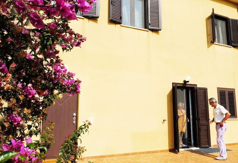 ホテル Vistazzurra B&b