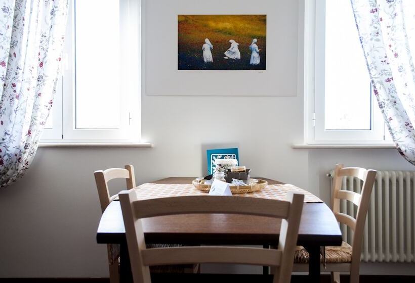 ホテル Vistazzurra B&b