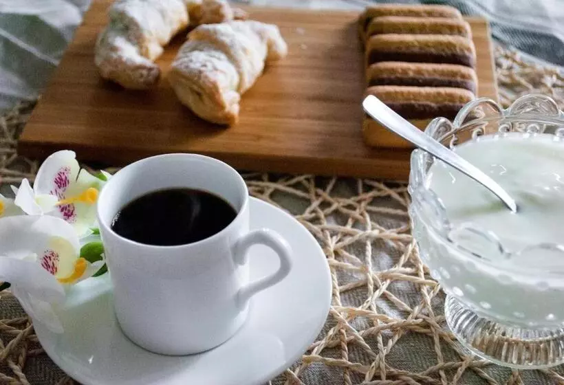 ホテル Vistazzurra B&b