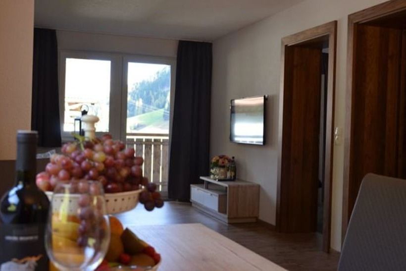 هتل Alpen-appartements Zürcher