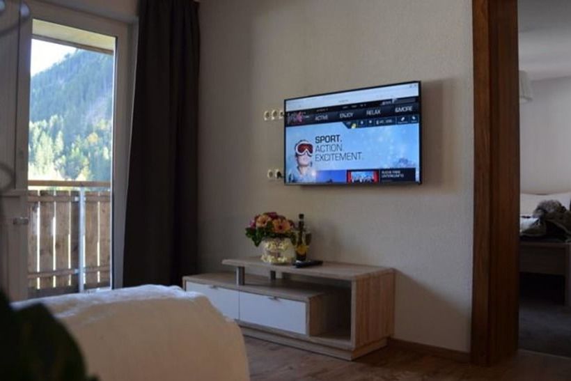 هتل Alpen-appartements Zürcher